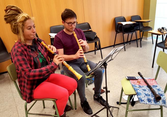 estudiantes del taller de oboe barroco, en las aulas de ensayo del Conjunto Ars Longa